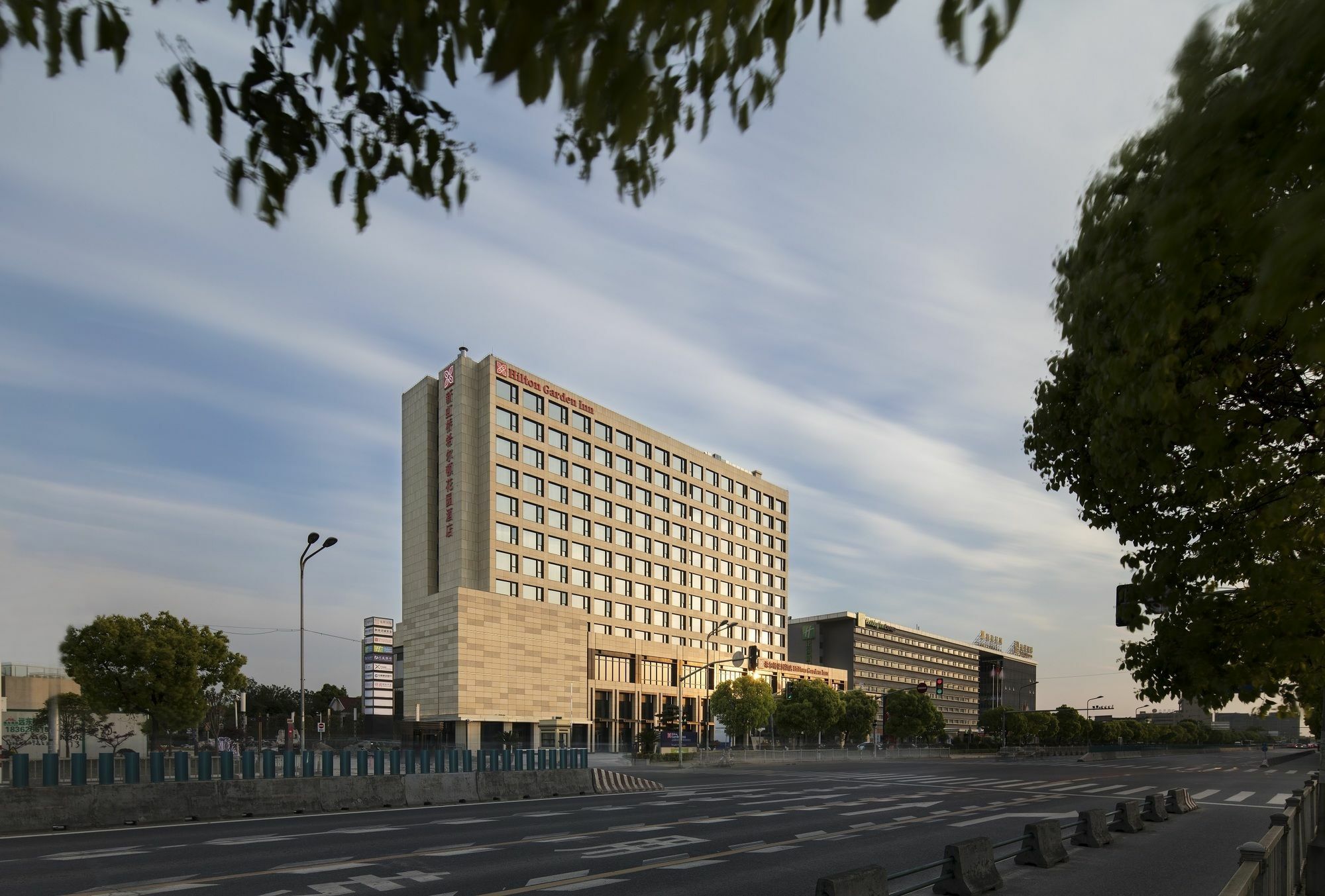 上海新虹桥国家会展中心灿辉希尔顿花园酒店 酒店 4*